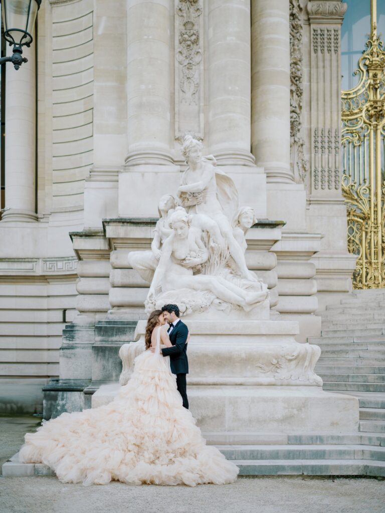 paris wedding photographer luxury elopement paris cityscape